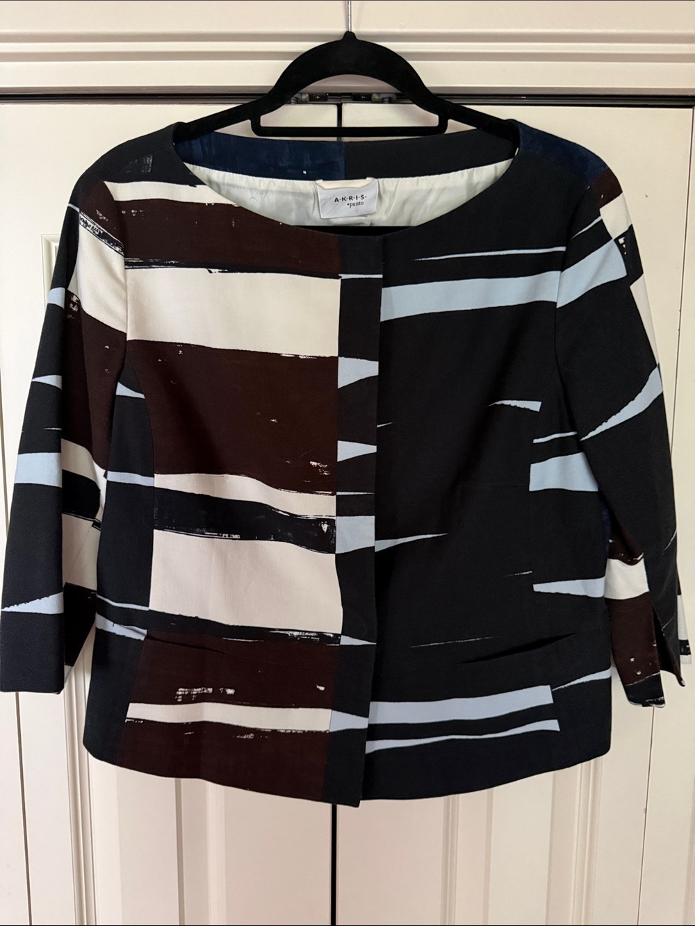 Akris Punto Black, White & Brown Graphic Cropped Jacket